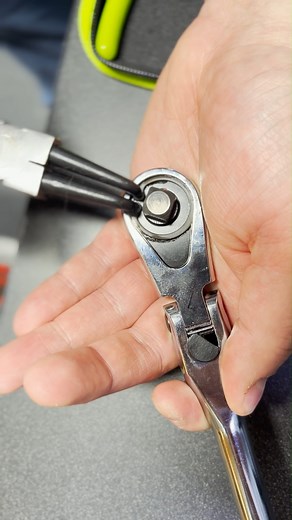 Remove and install snap rings with ease with 12 of the most popular snap ring pliers in one set! SPRS12S - https://bit.ly/3Mmwxfw #matco #matcotools #tools #automotive #mechanic #autorepair #newtools #toolset #autotech #toolsofthetrade | Matco Tools
