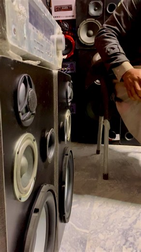 High Quality Sound Testing of 10 Inch Woofer Amplifier