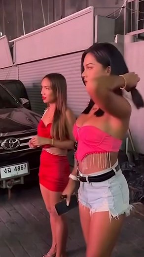 108K views · 838 reactions | Beautiful freelancer walking street pattaya Thailand !! #thailand #pattaya #nightlife #walkingstreet #freelancers #thai #thaigirl #party #viralreelsシ #viralreelschallenge #viralreelsfacebook #facebookreelsviral #facebookreel #trendingreelsvideo | Traveller_Bro | Facebook