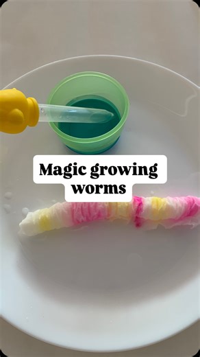 Krissy | Play & Seek • Simple play ideas for kids and grownups on Instagram: "Honestly - these days if it’s not already in my house or takes more than a couple of minutes, it’s not for me! 👋🏽 While lots of people are creating magic for their little ones this season, this is just a reminder that wonder can be accessed all year round, without adding piles to your already heavy mental load. 🌱 Miss 5 actually came home and taught ME this experiment (it’s that simple) because she loved it so much