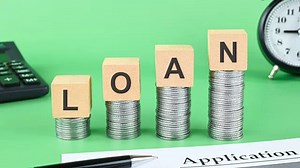 Student debt, rent prices 'creating less financial buffer' for consumers: Economist