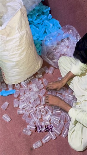 How Small Plastic Containers Are Made!