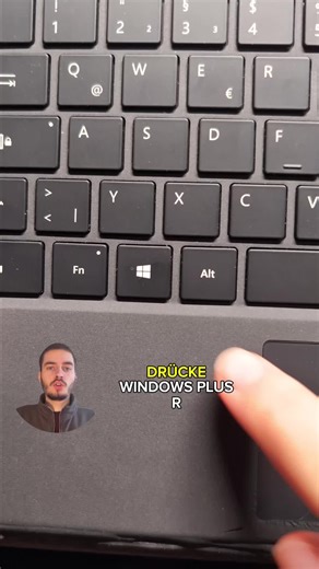 USB-Ports deaktivieren (Windows 11) #windows #techtips Mit diesen zwei Registry-Dateien kannst du deine USB-Ports deaktivieren UND wieder aktivieren – ganz wie du möchtest. Perfekt für bessere Sicherheit oder wenn Kinder am PC sind! 🛡️ Zum Deaktivieren (Wert 4): Windows Registry Editor Version 5.00 [HKEY_LOCAL_MACHINE\\SYSTEM\\CurrentControlSet\\Services\\USBSTOR]