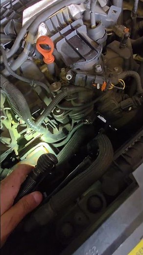 You’ll Never Guess Where THIS Oil Filter Is! 😱 DS5 Hybrid 2.0 HDi Hack #mechanic #automobile #diy