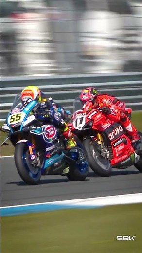 The battle for P1 in Race 1 ⚔️ | #2025SeasonReview 🇳🇱