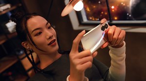 1.4K views · 60 reactions | From its HyperSpace Design to its Hyper Vision Mode, there's nothing subtle about it! Introducing the #realme10Series with 120Hz curved vision display. Bring home the exceptional with #realme #realme10Series #CurvedDisplayNewVision | realme | Facebook