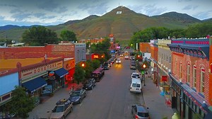 3.1M views · 825 reactions | This fall, skip the crowds—go midweek to Buena Vista and Salida. Two historic mountain towns, four natural hot springs, miles of biking and hiking, and amazing golden scenic drives. Breathe deeper, soak longer, save more. Plan your getaway at https://www.colorfulcolorado.com/ | Now This is Colorado | Facebook