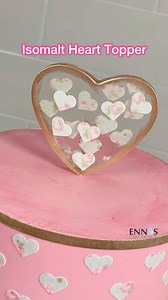 Cute Isomalt Heart topper. This topper is super easy to make and you can definitely make it in any shape you’d like. You can use any cookie cutter you can think of, but not the 3D printer ones they will melt with the hot isomalt. - Mat @nycake - icing sheet @icingimages - Heart shaped cutter @wiltoncakes - Isomalt @simicakes1 Coupon codes on my link in bio. #topper #isomalt #isomalttopper #heartstopper #cake #cakedecorating #heartcake | Ennas' Cake Design