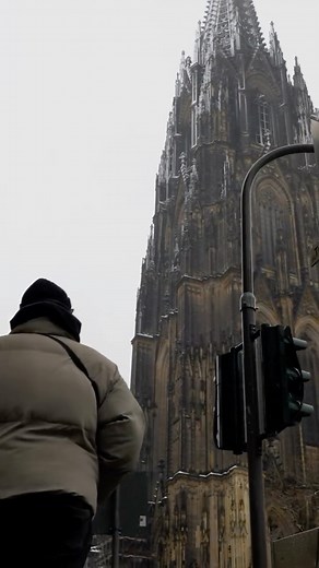 TrixyBlox on Instagram: "I flew to a different country just for a Minecraft build… 🧠 FOLLOW @trixy.blox for more 📥 DOWNLOADS available on my Patreon (links in highlights) ⛏ —————————————————— ⚠️ No reposts ⚠️ ⓒ All Rights Reserved TrixyBlox ® The Ultimate Survival World ® #minecraft #minecraftbuild #minecraftsurvival"