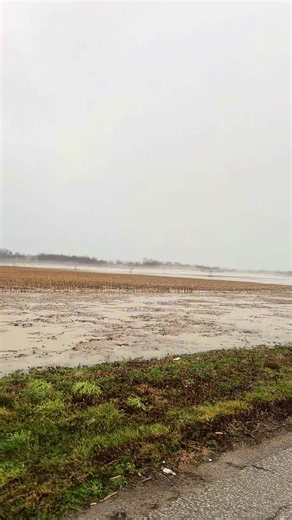 🌊 “How high’s the water, mama?” Well… if you called your mom over the last few days, she’d probably tell you: “It’s on the rise.” And Jackson County Dispatch would say the same thing. 🚧 Due to recent flooding across Jackson County, we’re asking everyone to please take the extra time to drive around flooded roadways. Driving through flood water may seem like a shortcut… but it can quickly turn into a dangerous situation. ⚠️ Flood waters can: • Stall your vehicle • Sweep vehicles off the roadway