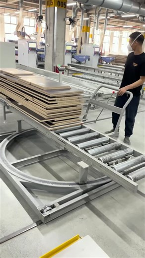 Fortran SU Minghao on Instagram: "Double your panel handling efficiency with this manual turntable cart、#woodworkingmachinery #furniturefactory #factoryautomation #smarttools #fortranmachinery"