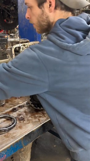 PART 2 (2005 Chevrolet Trailblazer 4L60e) Transmission Teardown and Diagnosis #fsp #fyp #mechanic #tiktok #chevrolet #generalmotors #transmisison #fsptransmissions #God #repair #s10 #Manufacturing #visualcontent #videocreation #indonesianlanguage #TransactionHistory #americancars #radiostation #carforsale #dodge #vehicleforsale #engine #machining #cylinder #machineshop #repair #rebuild #automotive #carsoftiktok #mechanical #engineering #reels #carstips #tips #enginerepair #tire #tirerepair #ford