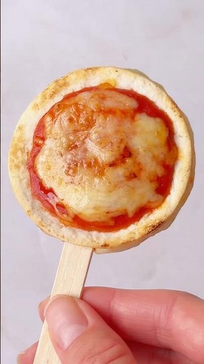 Pizza Pops 🍕🍭 A Mess-Free Party Food Idea