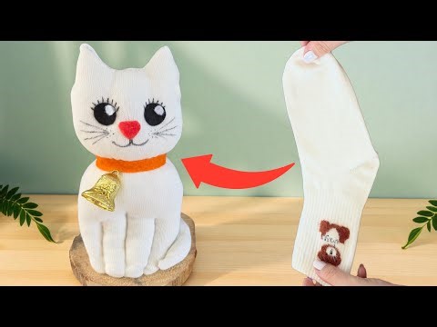 How to make a cute cat out of a sock?🐱Easy DIY Craft Idea