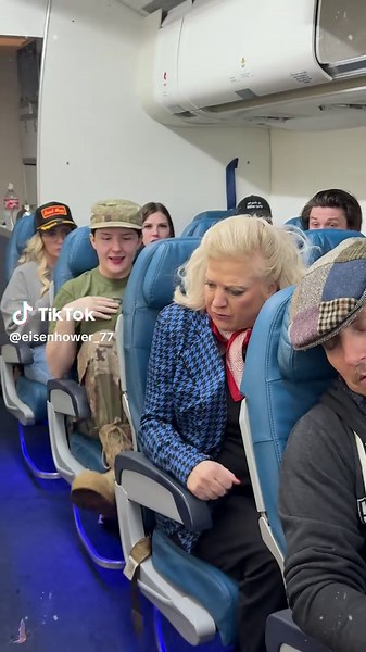 They are finally reunited ❤️🥰 soldier surprised his family 💕 #soldier #reunion #surprise #family #reunited