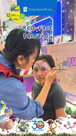 TUNJUNGAN PLAZA SURABAYA on Instagram: "🎨✨ Bring Toy Story characters to life with Red Face Painting! • Perfect for kids who want to become their favorite hero or character 🤠🚀 • 👉 Join us at the Toy Story event and let the fun begin! 📍Atrium TP3 - Toy Story’s 30th Years Anniversary • #TunjunganPlaza #Toystory #Facepainting"