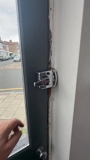 🔒 ERA Night Latch Installation with Kensington Locksmith London #24hourlocksmith