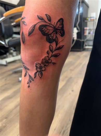 4K views · 40 reactions | Floral knee piece. By Chris | Valkyrie Tattoo | Facebook