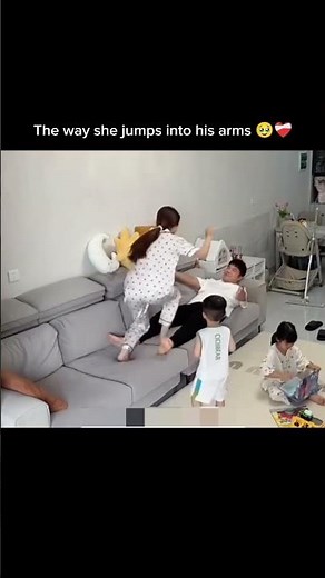 The way she jumps into his arms 🥹❤️‍🩹