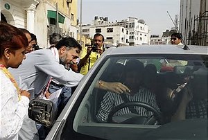 10 Safety Rules to Follow While Driving