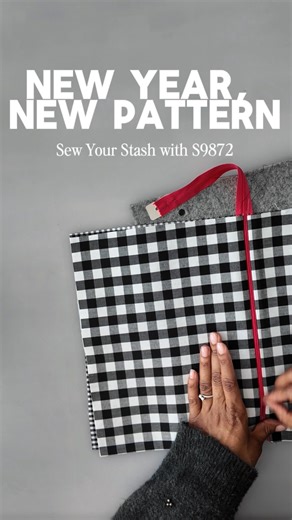 New Year, New Patterns: Sew Your Stash with S9872✂️ With less than a yard of fabric, you can sew the quick and easy zipper cases on Simplicity S9872✨ This Very Easy pattern is great to sew up between garment patterns! It features different shapes and sizes on the pattern! It’s also available in both paper and PDF format! If you have less than a yard of woven fabric in your stash, check out this pattern on Simplicity.com✂️ 🎥 @brittanyjjones | Simplicity Patterns