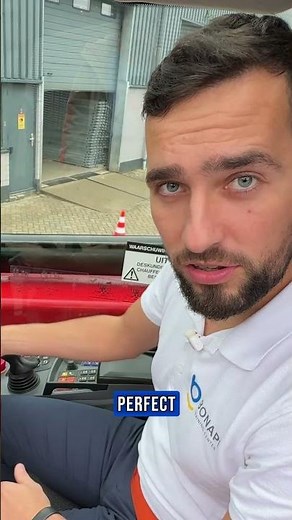 How to start and move a telehandler correctly?