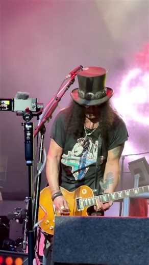 96K views · 10K reactions | #europe Tour 2022 night 1 #UK #london  Tottenham Hotspur Stadium Slash Guns N' Roses #Slash #gunsnroses  Toshie ©️ | Slash Addict | Facebook