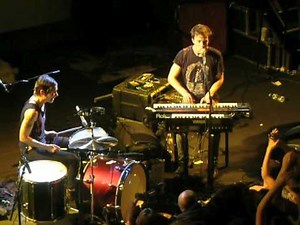 Matt & Kim - Daylight (live)