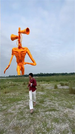 Siren Head In Real Life 🚨 Guy's Ye Konsa Janwar Hai 😱 #viralshorts #sirenhead #shortsfeed #comedy