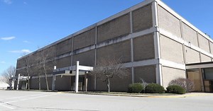 Victoria’s Secret is closing at Upper Valley Mall, but a dozen stores remain