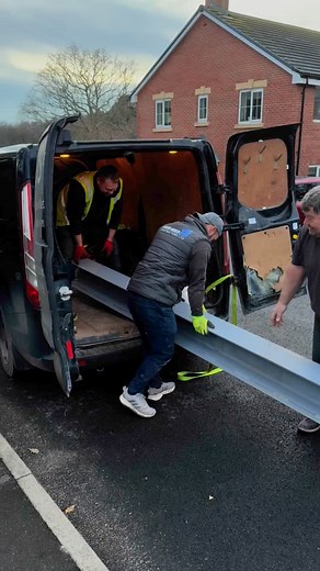 Solid Build on Instagram: "How to install an RSJ beam step by step starring big Wayne 朗 #extensions #beam #rsjinstallation #brickwork #bricklayer #bricktok #brick #bricks #bricky #bricklayers #bricklaying #laying #relax #fyp #foryou #satisfying #asmr #construction #trader #work #viral #walking #buildersofinsta #southamptonbuilders #sitesnaps #solidbuild #bestaround"