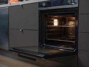 How To Clean An Oven - Bunnings Australia