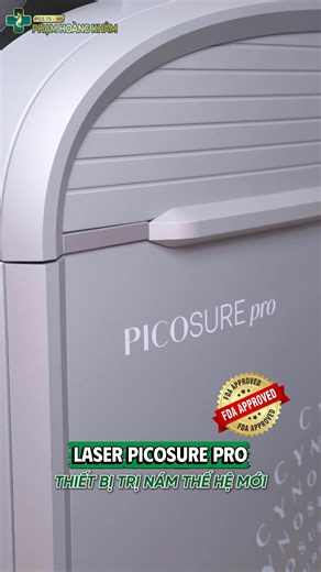 Laser PicoSure Pro – Thiết bị trị nám thế hệ mới chuẩn FDA được chứng nhận về độ an toàn và hiệu quả 🌟 Đây là phiên bản nâng cấp của PicoSure, loại laser picosecond 755nm, sử dụng xung laser cực ngắn 1/1000 tỷ giây, giúp phá vỡ melanin thành hạt siêu nhỏ mà không làm tổn thương mô da xung quanh. Với những cải tiến nổi bật: - Đầu Focus Platinum: tăng 40% số xung, phân bổ năng lượng tinh vi, hỗ trợ xử lý chính xác từng vùng nám – từng đốm sắc tố. - Tay cầm 5mm mới: kết hợp Focus Platinum để tăng 