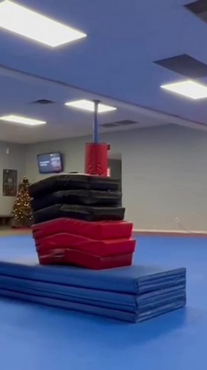 ⚡️𝗚𝗼𝘁 𝗮 𝗯𝘂𝗻𝗱𝗹𝗲 𝗼𝗳 𝗲𝗻𝗲𝗿𝗴𝘆 𝗮𝘁 𝗵𝗼𝗺𝗲? 𝗟𝗲𝘁’𝘀 𝗰𝗵𝗮𝗻𝗻𝗲𝗹 𝗶𝘁 𝗶𝗻 𝘁𝗵𝗲 𝗯𝗲𝘀𝘁 𝘄𝗮𝘆 𝗽𝗼𝘀𝘀𝗶𝗯𝗹𝗲! 🥋𝗢𝘂𝗿 𝗞𝗶𝗱𝘀 𝗠𝗮𝗿𝘁𝗶𝗮𝗹 𝗔𝗿𝘁𝘀 𝗣𝗿𝗼𝗴𝗿𝗮𝗺 helps kids move, stretch, and stay active — all while kicking stress to the curb. Through exciting drills, games, and skill-building activities, they’ll burn off extra energy, improve coordination, and feel calmer and more focused after every class. It’s movement, mindfulness, and fun all rolled into one pow