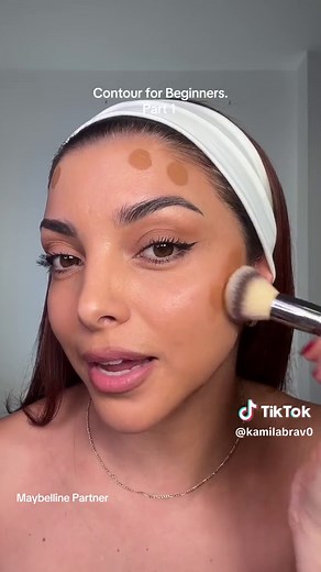 Contour for Beginners Part 1 of 3 ❤️ Using the Iconic, Instant Age Rewind concealers from @Maybelline New York in shades 146 and 121 to Contour & highlight in 2 easy steps! Leave any questions down below ✨ #MaybellinePartner #contourtutorial #contourtipsforbeginners #contourtutorialforbeginners #instantagerewind