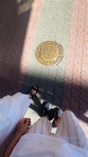 53K views · 72 reactions | Summer memory made by this couple while traveling麟 | 5-Minute Crafts GIRLY | Facebook