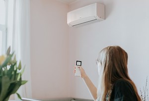 Meaning behind the symbols on my AC remote | Hitachi Air Conditioning