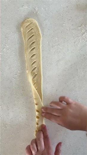 In France one of my workshops includes shaping methods for yeasted doughs - here's a fun, easy one!