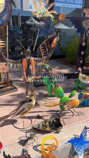 🎨 Creative Weekends Are Back in the Village The Oak Creek Arts & Craft Show returns Nov 28–30, bringing a full weekend of art, gifts, and local makers to the Village of Oak Creek. This is one of those shows that feels like Sedona — artists under the open sky, handmade work you can’t find anywhere else, live music drifting through the plaza, and the kind of small-business energy that keeps our creative community alive. ✨ Next Show: Nov 28–30, 2025 📍 Sedona Vista Village (VOC) 🕘 9 AM–5 PM daily