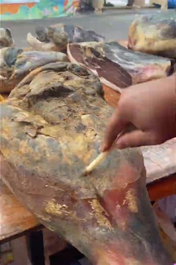 The Art of Dry-Cured Ham 🍖✨ A Master’s Touch #drycuredham #hamcraft #shorts