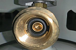 How to Replace The Rubber Seal On a Propane Tank (Guide)