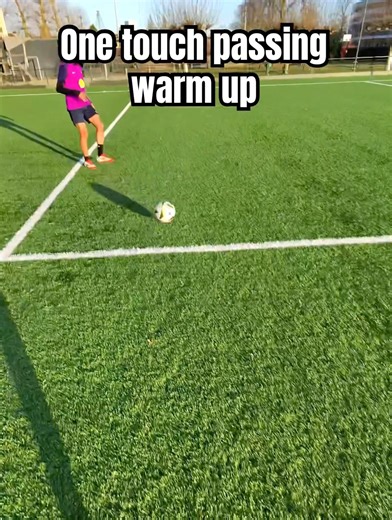 Do this one touch passing drill to warm up your touches and sharpness before training #onetouch