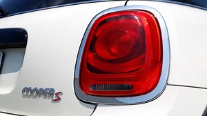 Mini Cooper 2007 to Present How to Replace the Tail Light Assembly