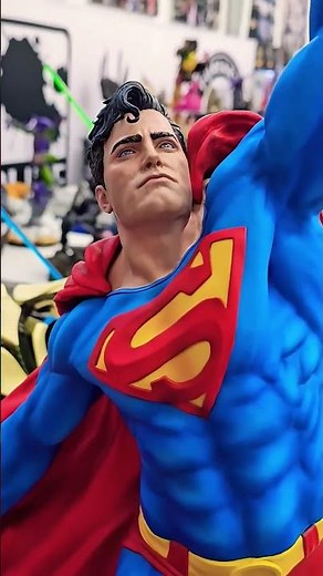 Sideshow Superman Premium Format Statue | DC Comics | The Man of Steel