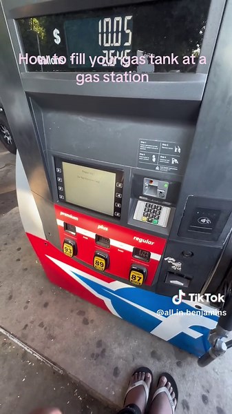 How to fill up your gas tank at a gas station #fyp