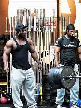 Does Earth’s gravity not apply to him? #fyp #frank #anatolyprank #gym #gymmotivation #foryoupagе