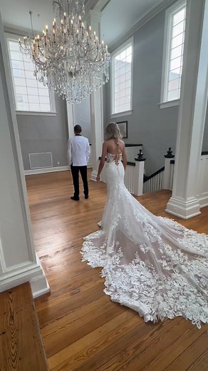 First look 🥹❤️ #weddingphotography #firstlook #capturingmoments #bride #groom | Livie Faye Photography