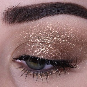 4.5K views · 82 reactions | Moca Java Glitter ✨ One of our latest limited edition shadows. A light cocoa brown with champagne shimmer and warm gold glitter that is long lasting, smudge proof and packed full of anti aging goodness! Do your eyes reflect your inner sparkle?  | Phoebe Janet | Facebook