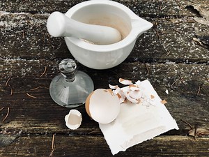 How to make eggshell white watercolor paint - DIY tutorial