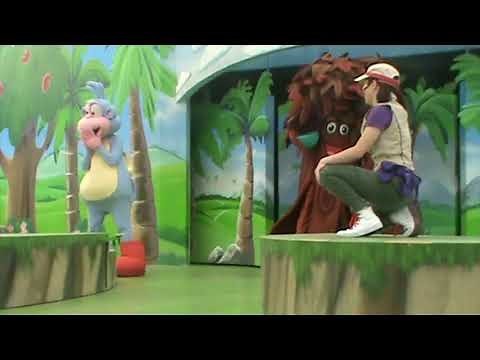 Dora the explorer live.